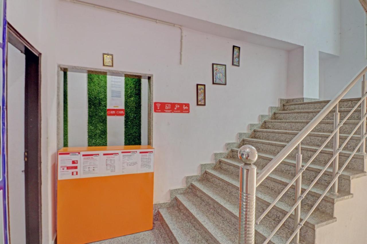 Oyo 81168 Collection O Dwarka Mor Yeni Delhi Dış mekan fotoğraf