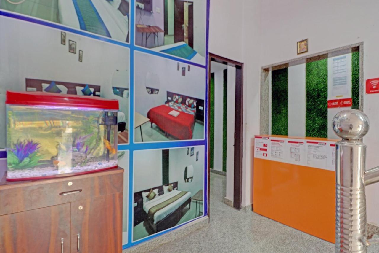 Oyo 81168 Collection O Dwarka Mor Yeni Delhi Dış mekan fotoğraf