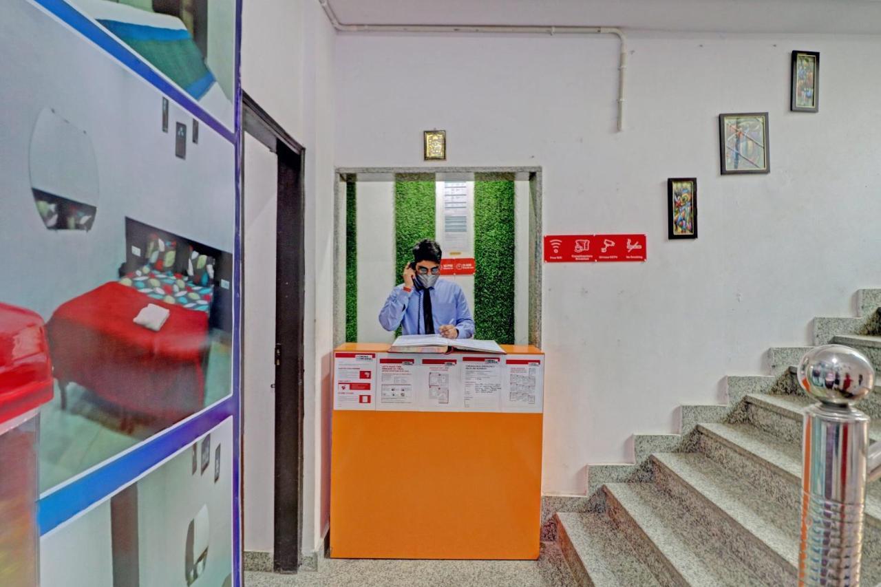 Oyo 81168 Collection O Dwarka Mor Yeni Delhi Dış mekan fotoğraf